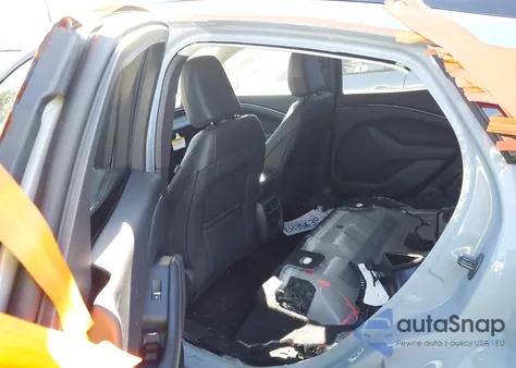 2025 Ford Mustang Mach-E Select z USA, uszkodzony, nr VIN 3FMTK1R49SMA47459